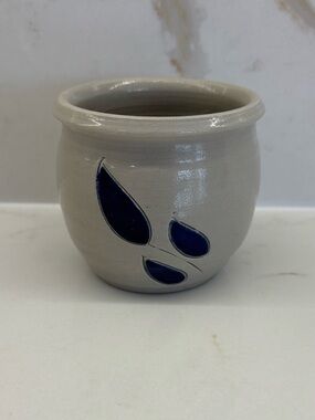Vintage Williamsburg Pottery Salt-glazed Stoneware Miniature Pot Cobalt Leaf